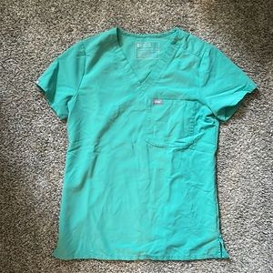 Figs scrub top